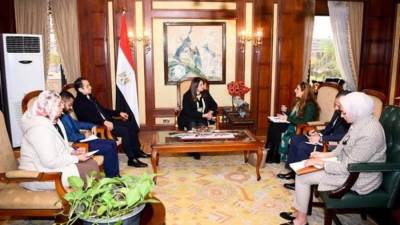 وزيرة الهجرة تلتقي وفدا من مؤسسة "حياة كريمة" لتعزيز التعاون المشترك