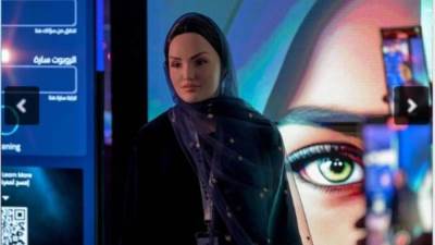 "سارة" أول روبوت سعودي يتحدث باللهجة العامية