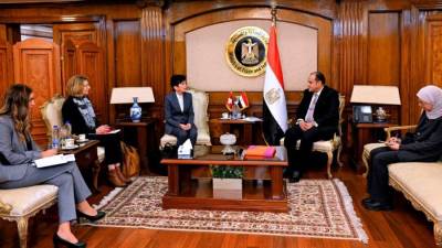 وزير التجارة يلتقى السفيرة السويسرية بالقاهرة لبحث مجالات التعاون الاقتصادى بين البلدين