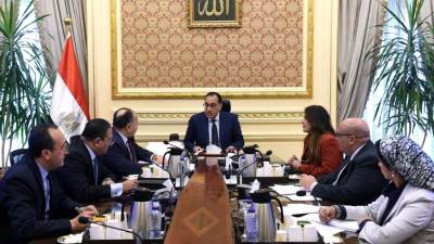 رئيس الوزراء يراجع مع وزير المالية مشروعات قوانين تتضمن تيسيرات ضريبية