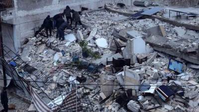 ارتفاع عدد ضحايا الزلزال المدمر في سوريا وتركيا لأكثر من 8000 قتيلا