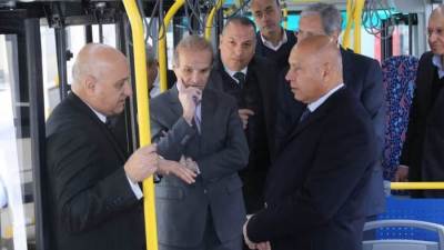 النقل: تصنيع 100 حافلة كهرباء محليا للعمل بمشروع الأتوبيس BRT علي الدائري