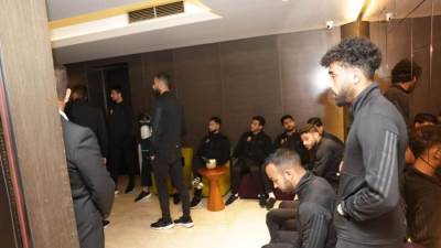 بعثة الأهلي تقدم واجب العزاء لرامي ربيعه في وفاة والد زوجته 