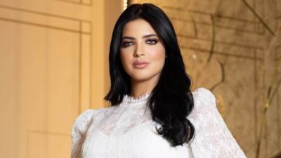 المغربية هند بومشمر تتبنى رضيعة ولدت تحت أنقاض زلزال سوريا