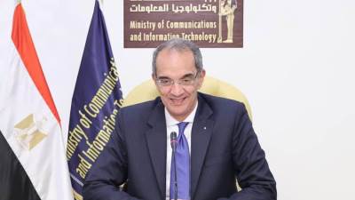 وزير الاتصالات يشهد توقيع اتفاقية تعاون بين جامعتي مصر للمعلوماتية وأوتاوا الكندية