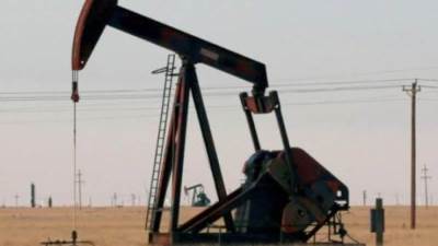 صعود أسبوعي تجاوز 8% للنفط بعد قرار خفض الإنتاج الروسي