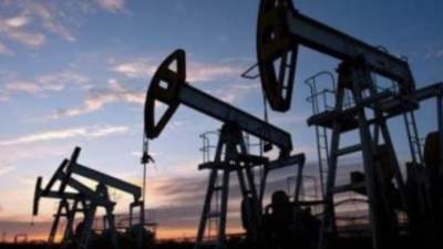 صعود أسبوعي تجاوز 8 % للنفط بعد قرار خفض الإنتاج الروسي