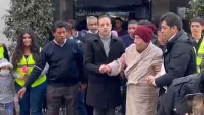 حلمي بكر يغادر المستشفى بعد تحسن حالته الصحية 