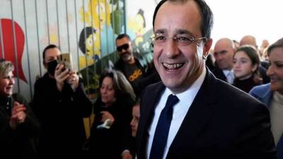 فوز وزير الخارجية القبرصي السابق نيكوس كريستودوليدس بالانتخابات الرئاسية