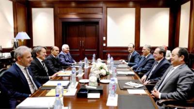 وزير البترول يبحث خطط إينى لتنمية وإنتاج الغاز بالصحراء الغربية والبحر المتوسط