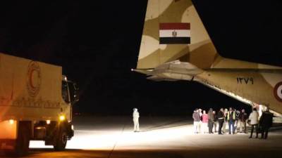 الهلال الأحمر: وصول 3 طائرات محملة بأطنان من المواد الإغاثية إلى سوريا