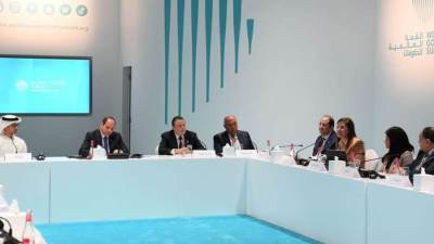 السيسي: حريصون على التواصل مع المستثمرين وتذليل العقبات أمامهم