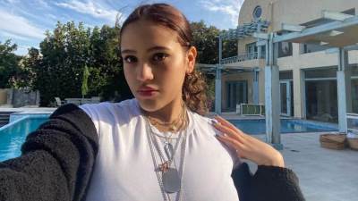 بسبب صورة أباحية.. جنا عمرو دياب تتعرض للإنتقادات