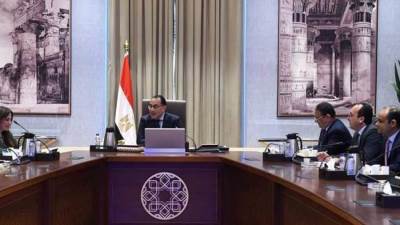 رئيس الوزراء يناقش مع رئيس اتحاد الصناعات عددا من ملفات دعم الصناعة