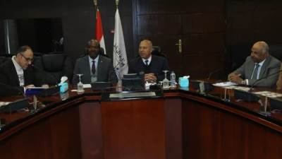 النقل: بحث ربط الموانئ المصرية على البحر الأحمر وموانئ جنوب أفريقيا 