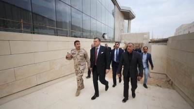 وزير السياحة يتفقد مستجدات الأعمال بالمتحف المصري الكبير ومتحف مراكب خوفو