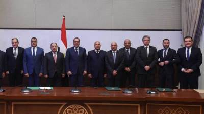 مدبولي يشهد التوقيع على 3 اتفاقيات إطارية لتصنيع السيارات بين الحكومة وعدد من شركات السيارات