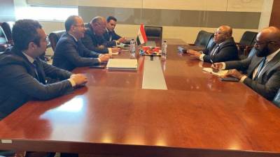 وزير الخارجية يلتقي مع المبعوث الخاص للاتحاد الإفريقي في الصومال