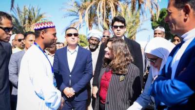 وزيرة الهجرة تسلم 24 مركب صيد إلى صغار الصيادين في دراو بأسوان