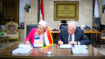 وزيرة البيئة ومحافظ جنوب سيناء يوقعان وثيقة خطة الأنشطة البحرية