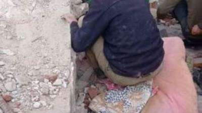 إنقاذ مواطن والبحث عن آخر في انهيار عقار بالإسكندرية 