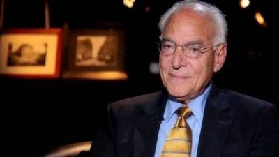 فاروق الباز: البحر الأحمر يتحرك "1 سم" كل عام من ناحية الخليج العربى