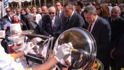 وزير التعليم: تطوير المناهج للطلاب ذوي الإعاقة البصرية بما يتلاءم مع ظروفهم