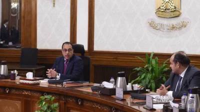 مدبولي يؤكد ضرورة مواصلة تسريع عمليات الإفراج الجمركي للسلع بالموانئ