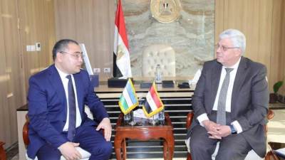 وزير التعليم العالي يستقبل نظيره الأوزباكستاني لبحث آليات تعزيز التعاون بين الجانبين