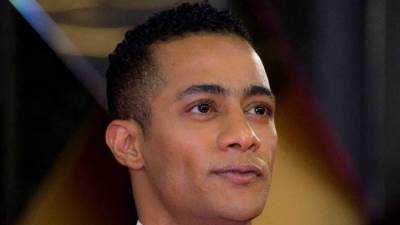 محمد رمضان يجري حافيا من الرياض بسبب زلزال تركيا.. الجري نص الجدعنة