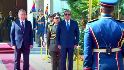 الرئيس السيسي يستقبل رئيس أوزبكستان بمراسم رسمية فور وصوله قصر الاتحادية