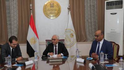 رسميًا.. التعليم تقرر تدريس لغة الإشارة في المدارس