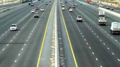 تحويلات مرورية بطريق الأوتوستراد لتنفيذ أعمال القطار الكهربائي السريع