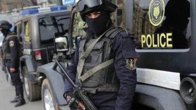 «ضربوه بشاكوش وهو بيصلي».. ضبط سيدتين تعديتا على جواهرجي لمحاولة سرقة المحل