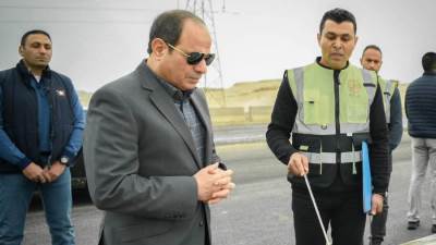 الرئيس السيسي: اتمام مشروعات الطرق والمحاور بالجيزة نهاية العام الحالى