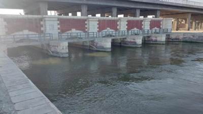 سويلم يستعرض أعمال صيانة "قنطرة حجز الصالحية".. أحد مشروعات تحديث وتأهيل منشآت الري