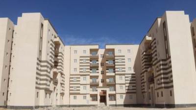 رئيس جهاز " العاشر من رمضان جارٍ تنفيذ 98 عمارة بمساحة 90 متراً للوحدة