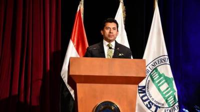 وزير الشباب يشارك فى لقاء حول "ريادة الأعمال والمشروعات الصغيرة" بجامعة مصر