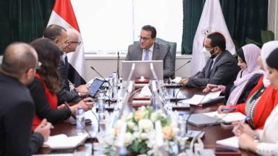 وزير الصحة يبحث التعاون مع روش السويسرية.. أحد الشركات الرائدة في صناعة الأدوية