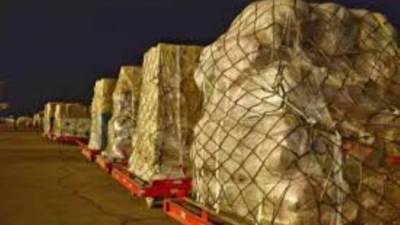 غادرت الرياض .. طائرتان إغاثيتان تحملان 168 طناً من مساعدات المملكة للشعب الأوكراني