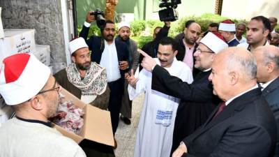 الأوقاف: توزيع 28 طنا من لحوم الصكوك بمحافظة قنا