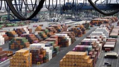 أميركا توسع حملتها ضد بكين وتحظر التصدير لعشرات الشركات الصينية