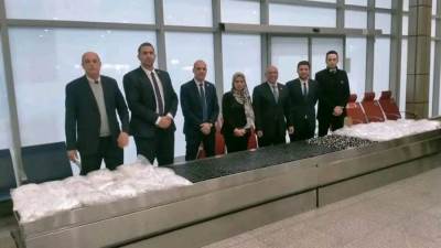 جمارك مطار القاهرة تضبط محاولة تهريب كمية من قطع غيار ومستلزمات الشيش الالكترونية