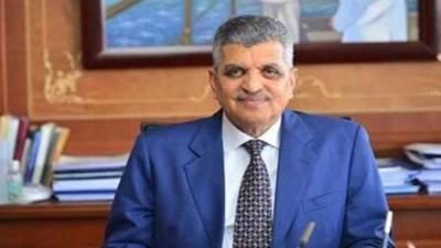 جنوح سفينة حاويات في قناة السويس و4 قاطرات تحاول التعامل معها