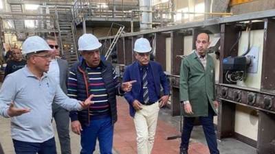 وزير قطاع الأعمال يتفقد مصانع شركة النصر للزجاج والبلور