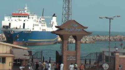 إعادة فتح ميناء العريش البحرى بعد تحسن الأحوال الجوية 