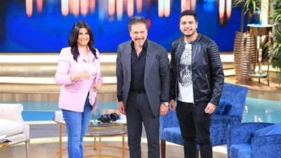 لأول مرة.. محمد رياض ونجله في “معكم منى الشاذلي”