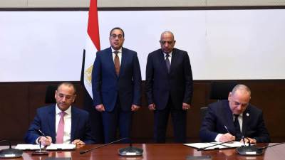 التوقيع على مذكرة تفاهم لتطوير شركة النصر للزجاج والبلور