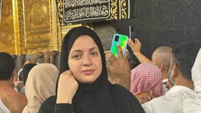 منى فاروق من الحرم المكي: الحمد لله