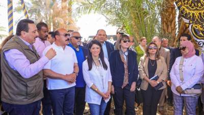 المشاط ووفد الأمم المتحدة يلتقون المزارعين المستفيدين من مشروع تعزيز الأمن الغذائي بقرية الكاجوج